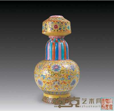 清 黄地粉彩莲托八宝纹贲巴瓶 高28.8cm